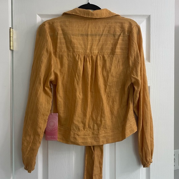 Button-Up Tie-Front Blouse - Picture 2 of 6